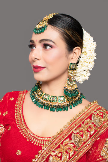 Green Gold Tone Kundan Enameled Necklace And Earrings With Maang Tikka